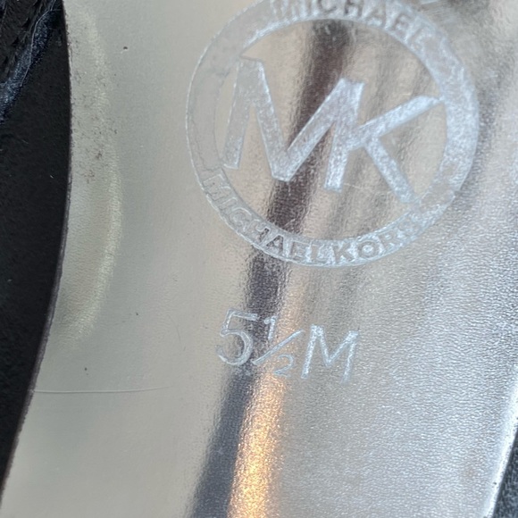 Women’s MICHEAL Micheal Kors Black Leather ankle boots Silver Spike Heels Sz 5.5 - Picture 10 of 10